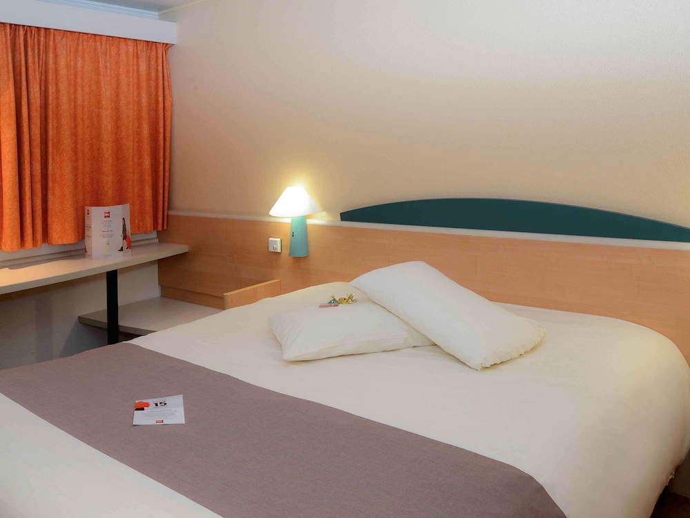 ibis Caen Porte d Angleterre 17/64
