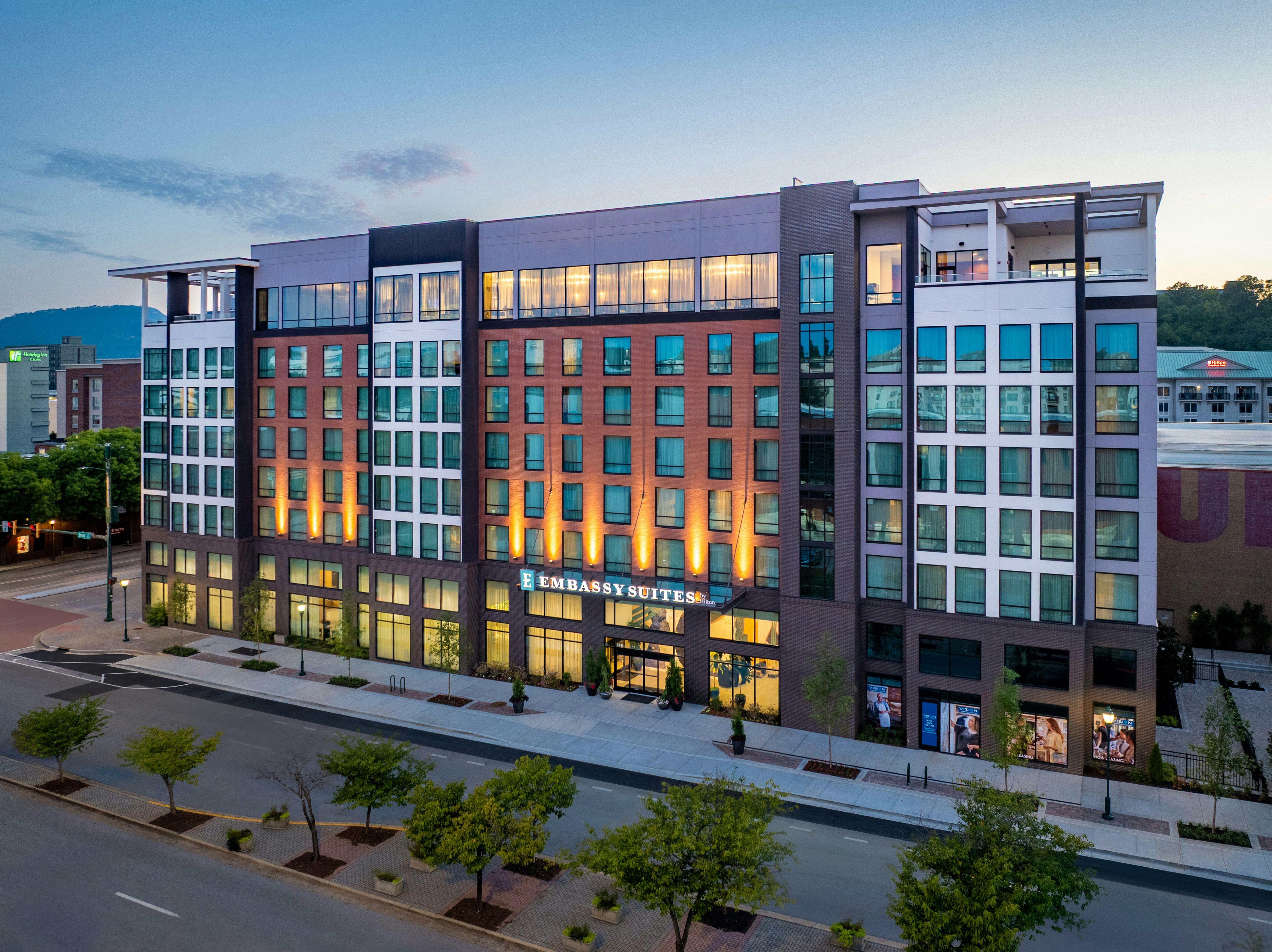 Embassy Suites by Hilton Chattanooga Downtown photo4