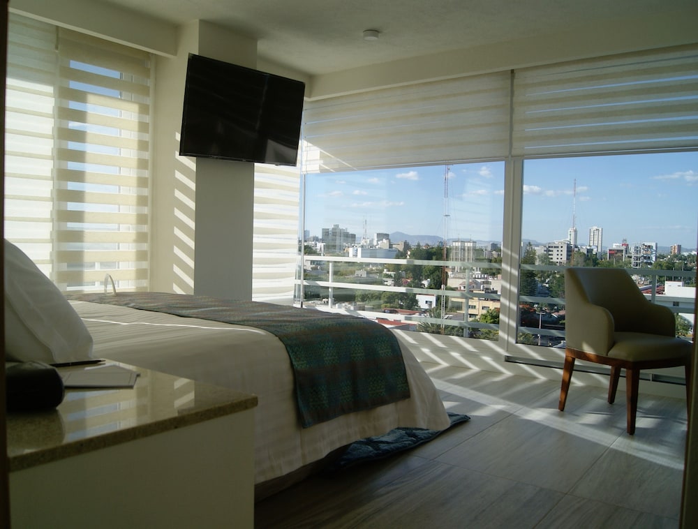 Hotel Velvet Plaza 35/64
