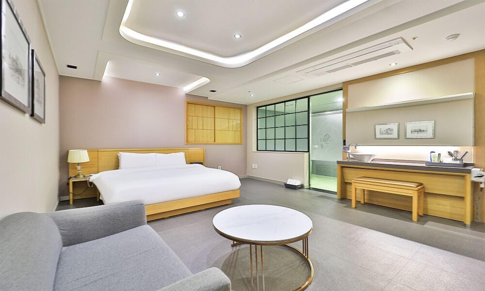 IB Hotel 15/47