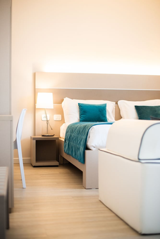 HOTEL GLIS 30/64