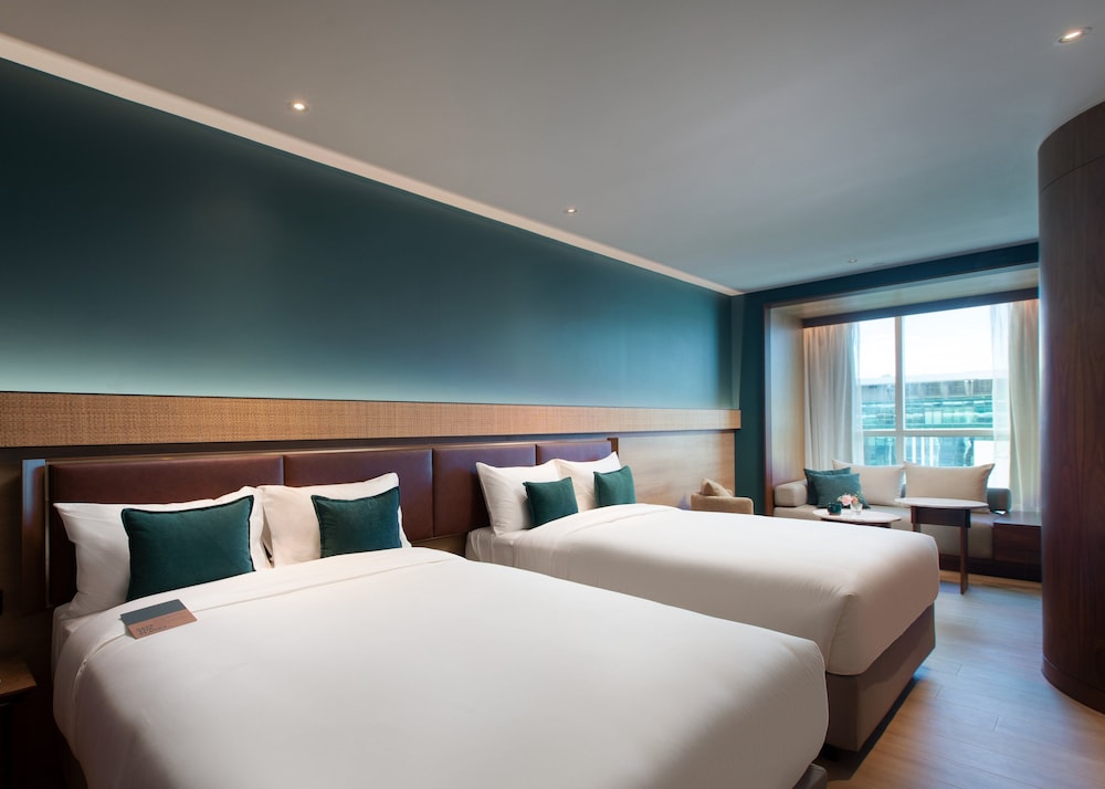 Eden, Deluxe, 2 Queen Beds