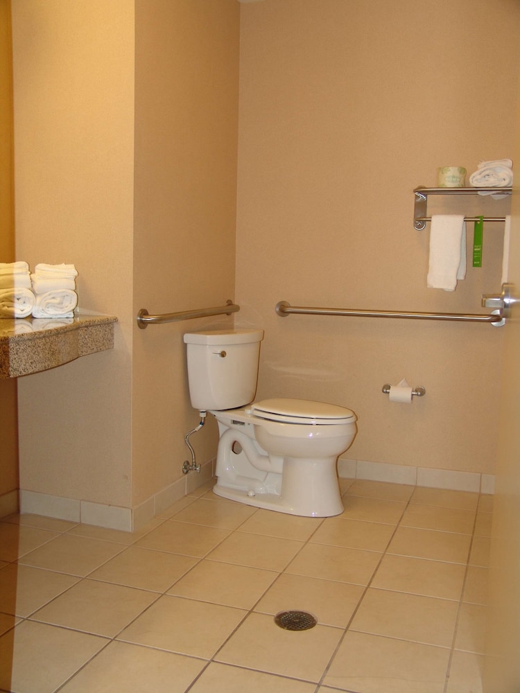Hampton Inn Garden City, KS 13/33