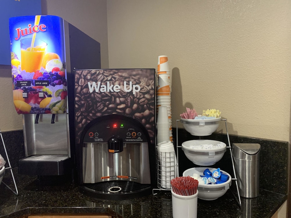 比尔特摩东部戴斯酒店(Comfort Inn Asheville East-Blue Ridge Pkwy Access) 图片2