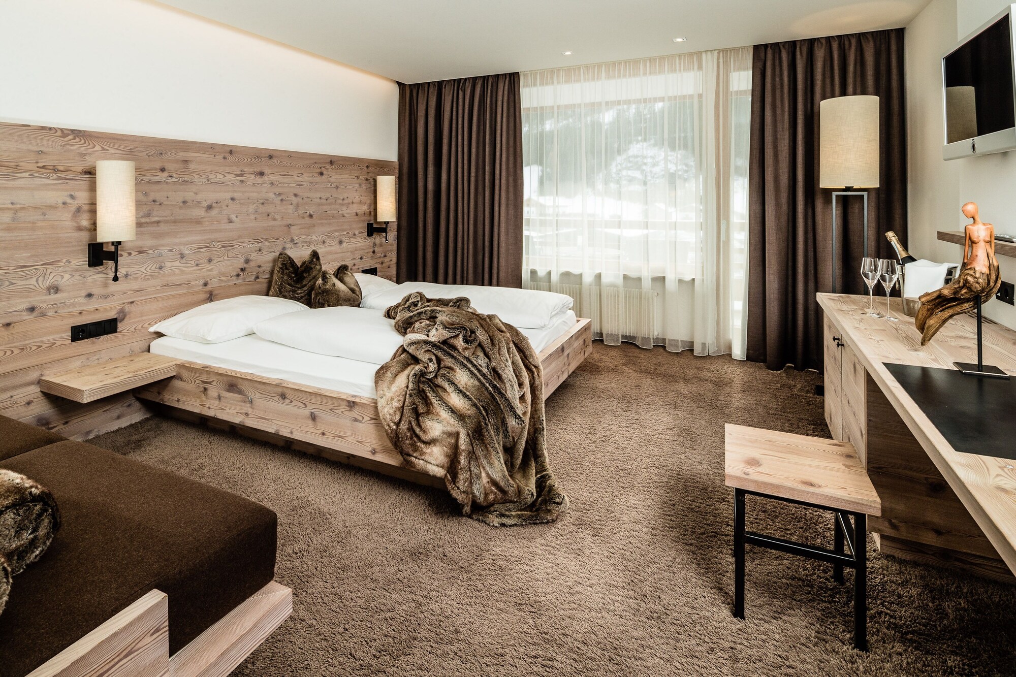 SUPERIOR, DOUBLE BED