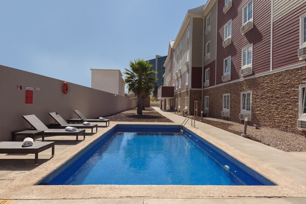 Extended Suites Saltillo Galerías 63/67