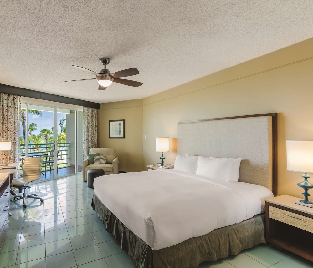 Room, King Bed, Pool View, Balcony