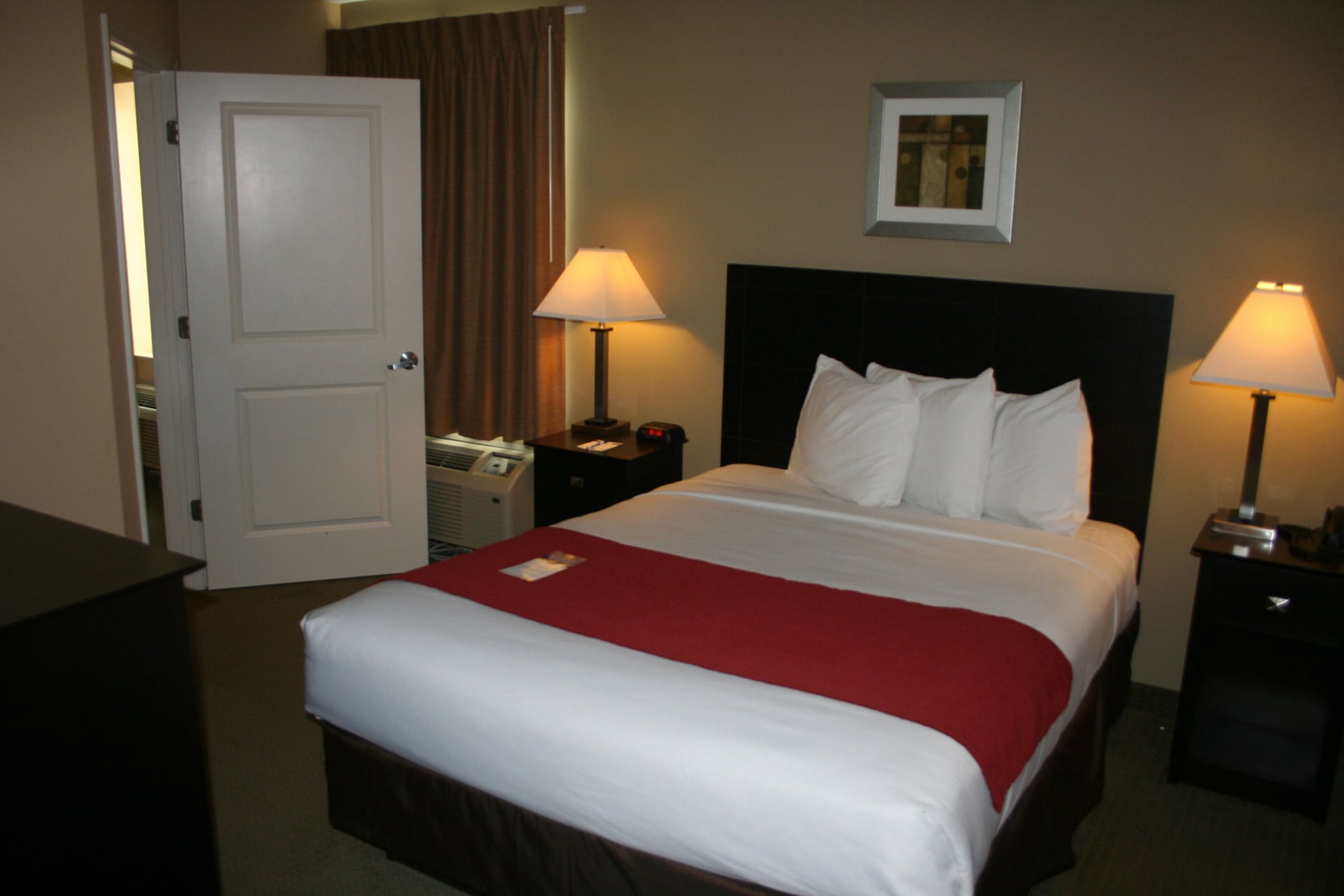 1 Queen Bed, Efficiency, Suite, Nonsmoking, Accessible