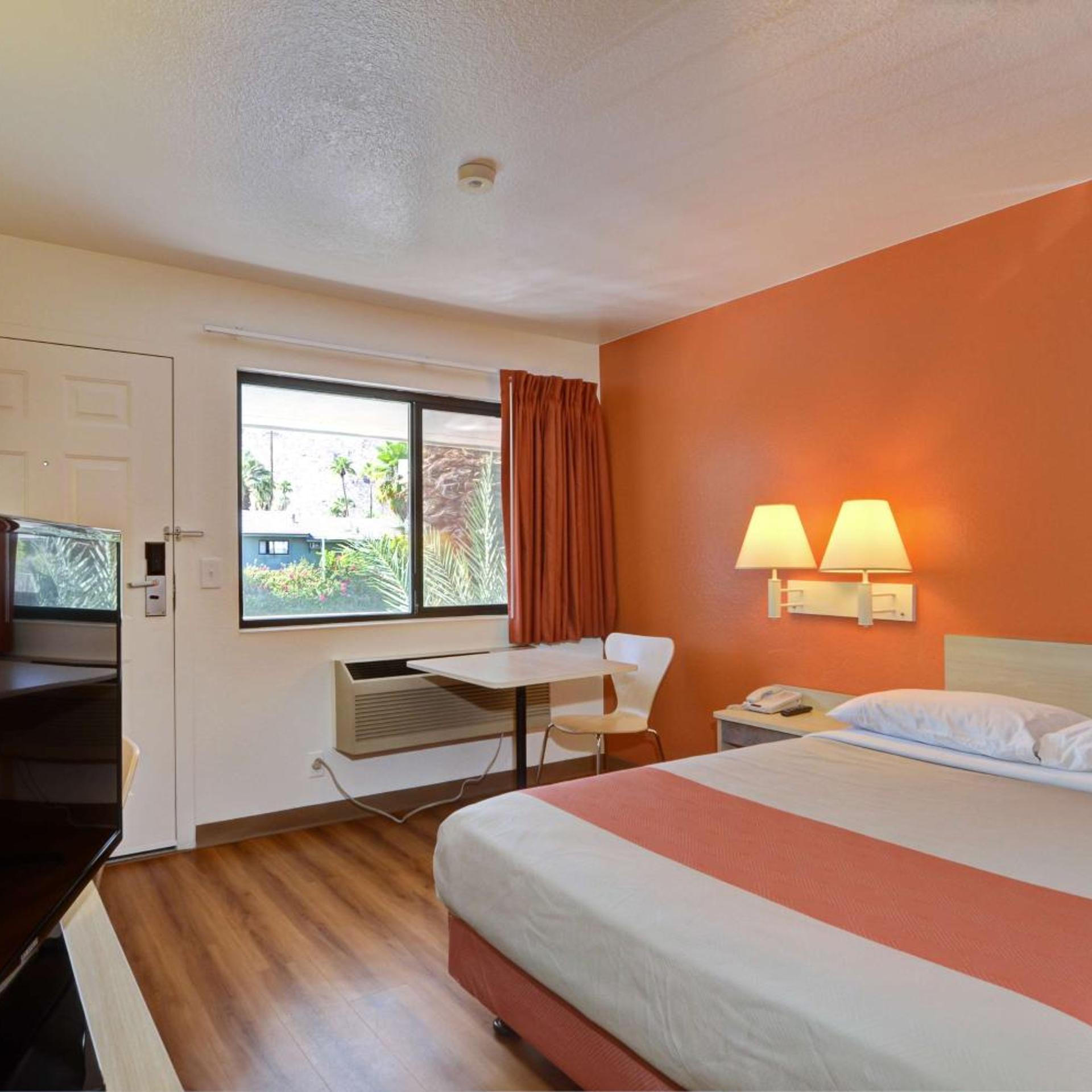 1 Full Bed ADA/RI Shower