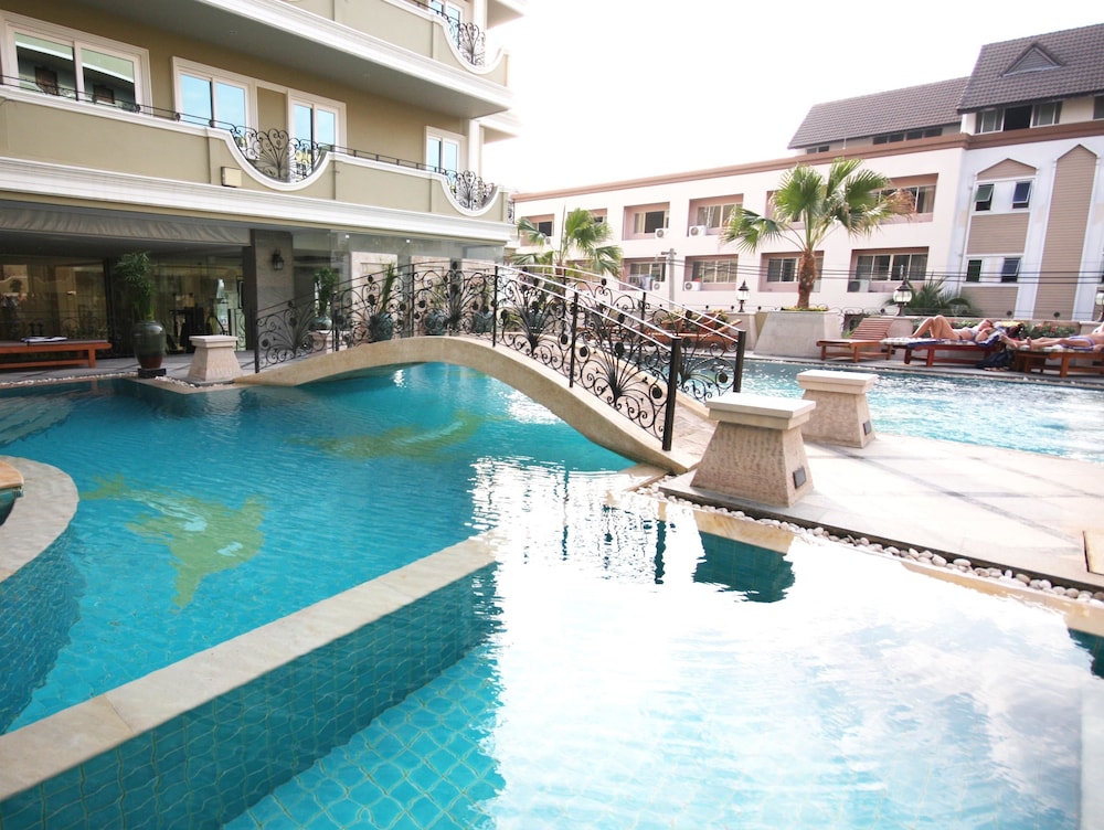 Lk Royal Suite 63/68
