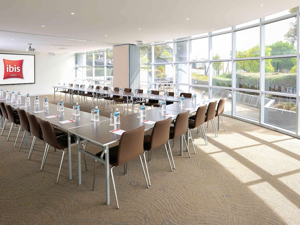 IBIS MELBOURNE GLEN WAVERLEY 73/76