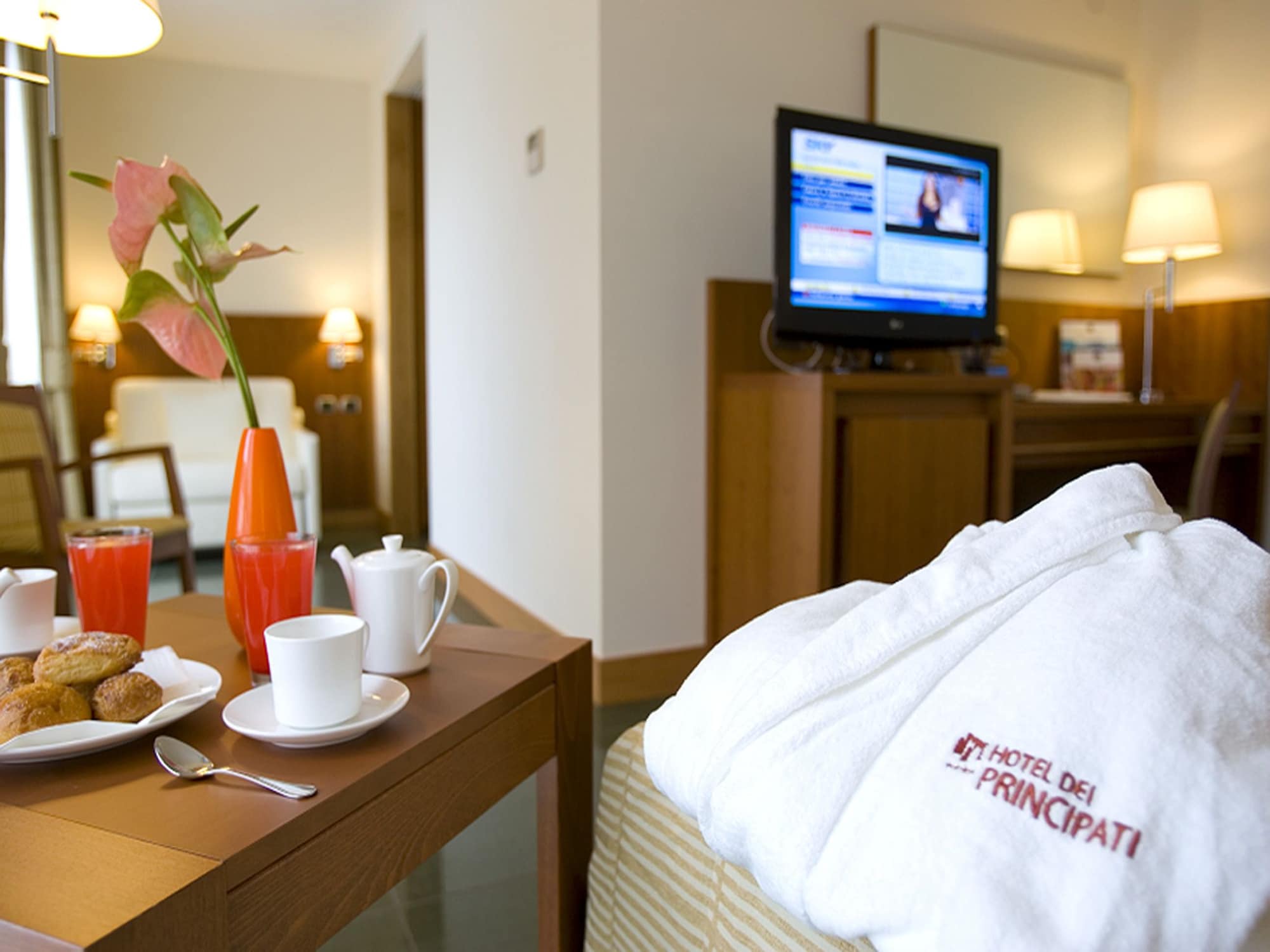 Deluxe, Triple, Double Bed, Sofa, Hotel Dei Principati 5/6