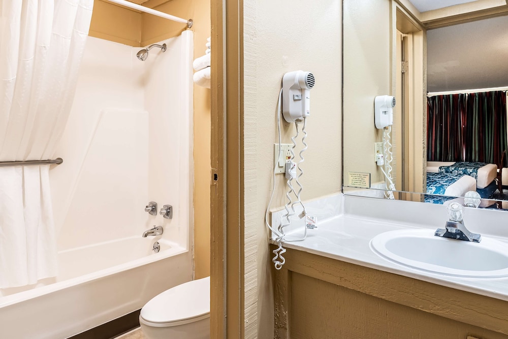 Super 8 by Wyndham Kissimmee/Orlando 50/50