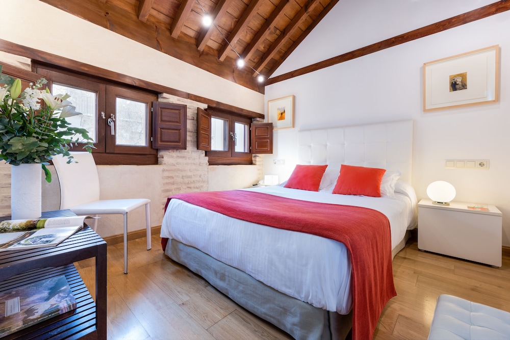 Gar Anat Hotel Boutique 26/81