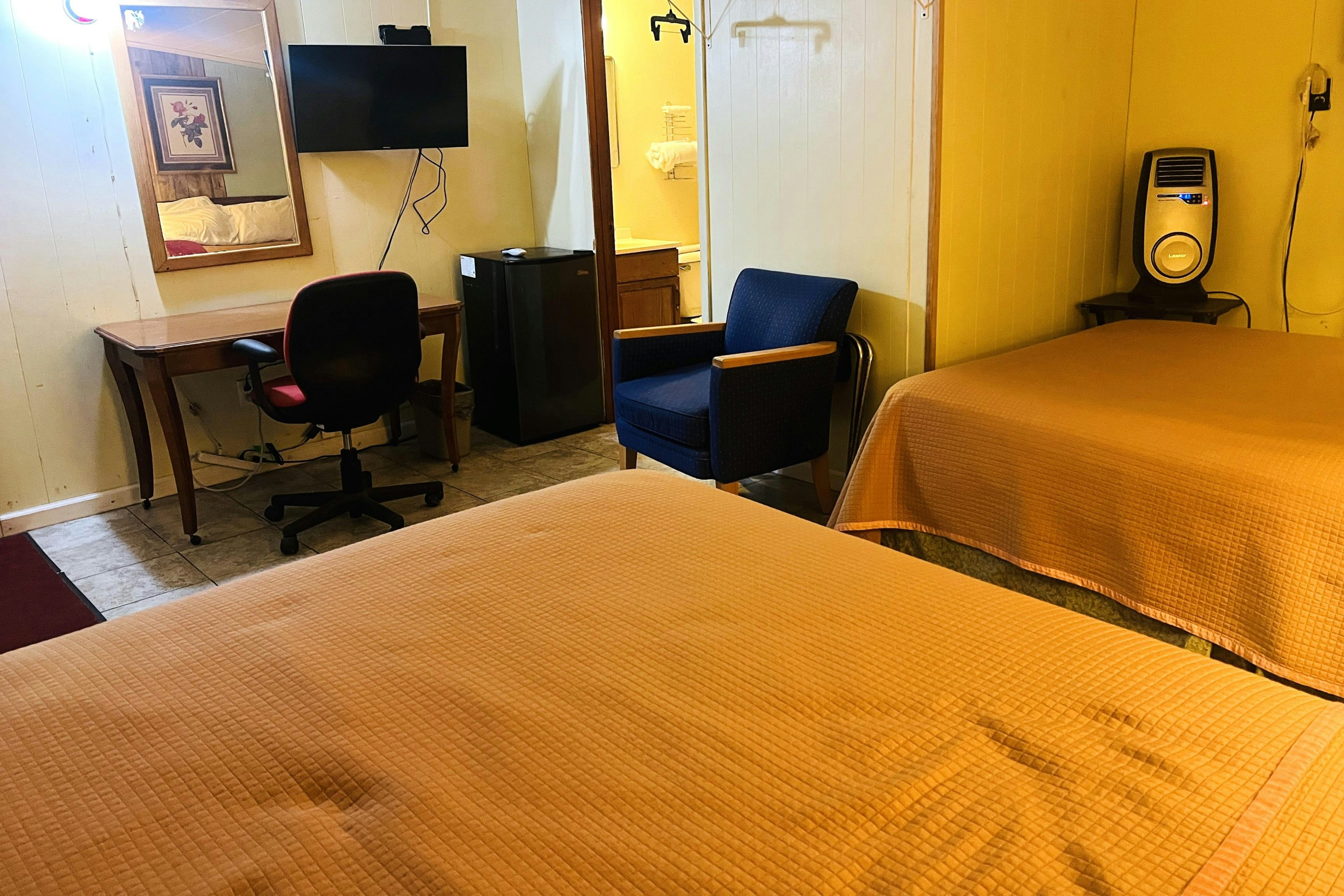 Sparta Motel Near St. Louis / Mississippi River IL 20/27