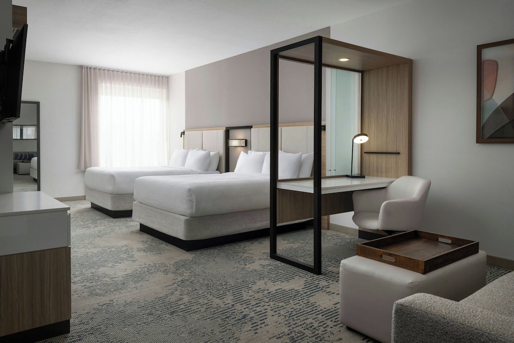 Suite, 2 Queen Beds, Trundle Bed