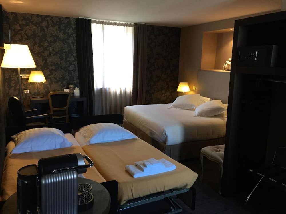 Hotel De Paris 42/57