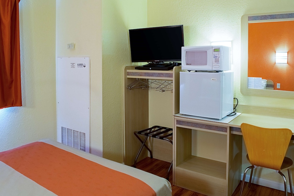 Motel6 Seymour, IN - North 44/51