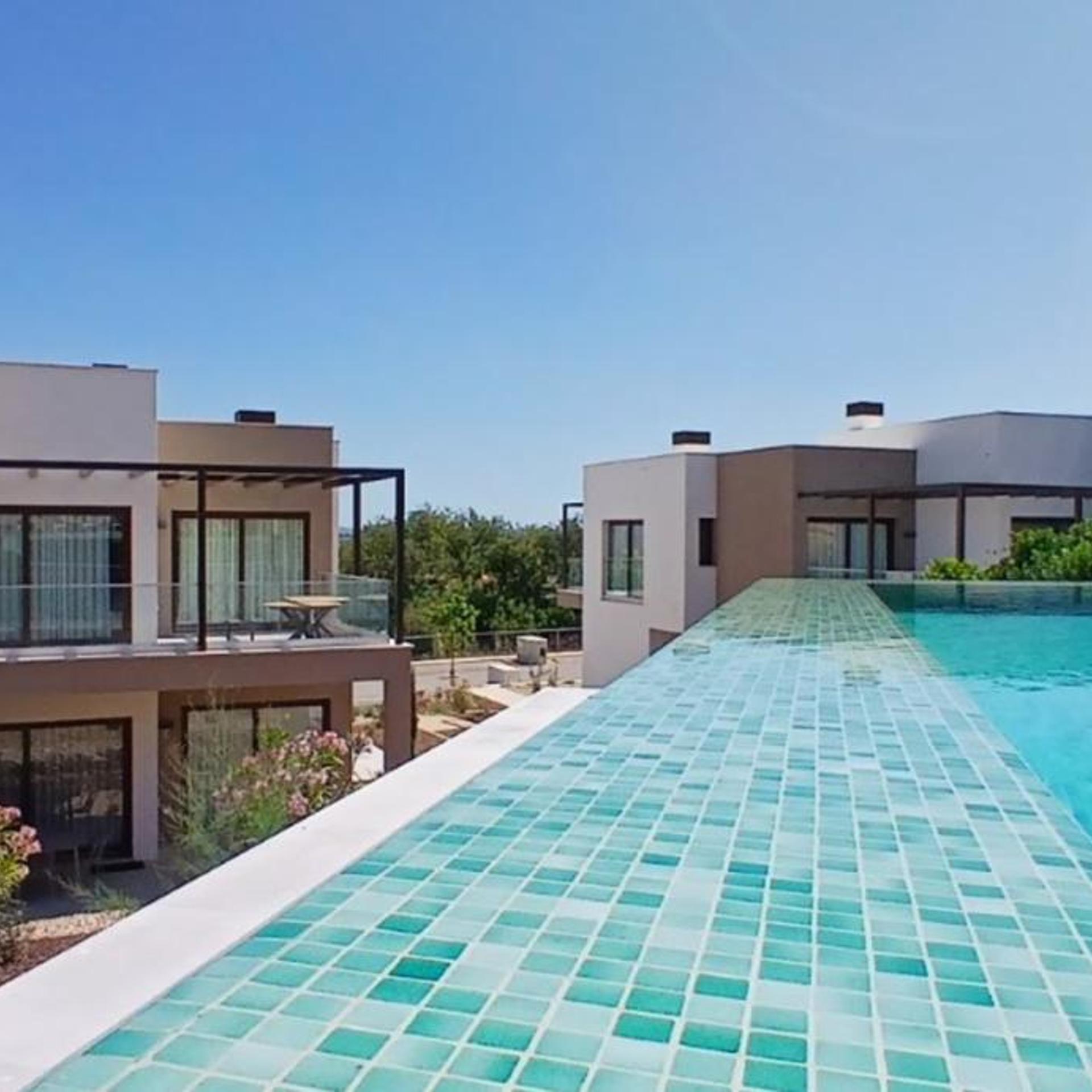 Pestana Valley 53/56