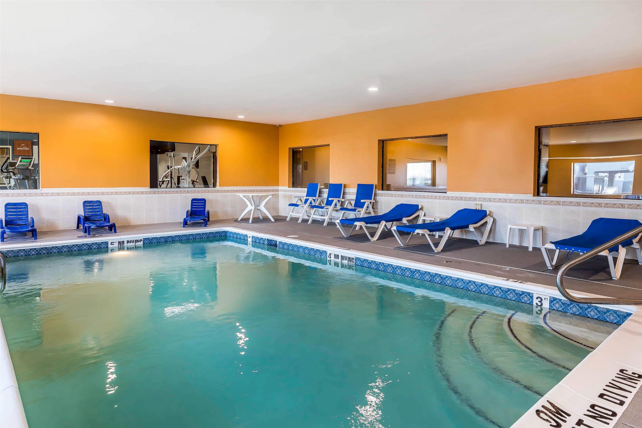 Comfort Suites Fort Wayne North 1/14