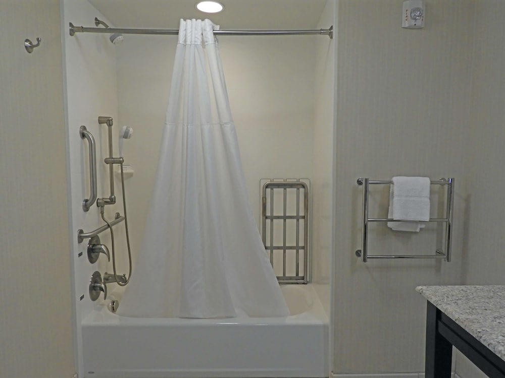 Hampton Inn And Suites Robbinsville 30/57