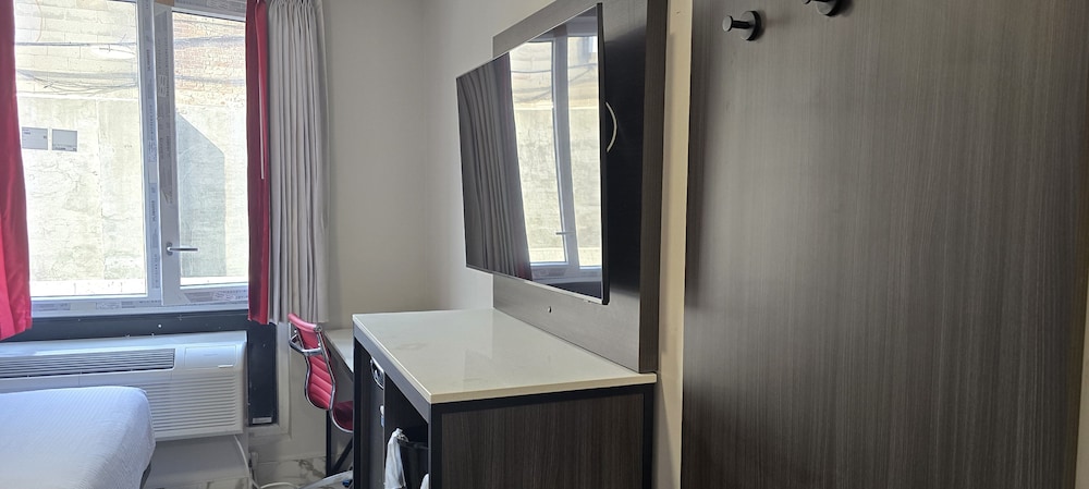 غرفة بسريرين مزدوجين، Ramada by Wyndham Brooklyn Empire Blvd 7/8