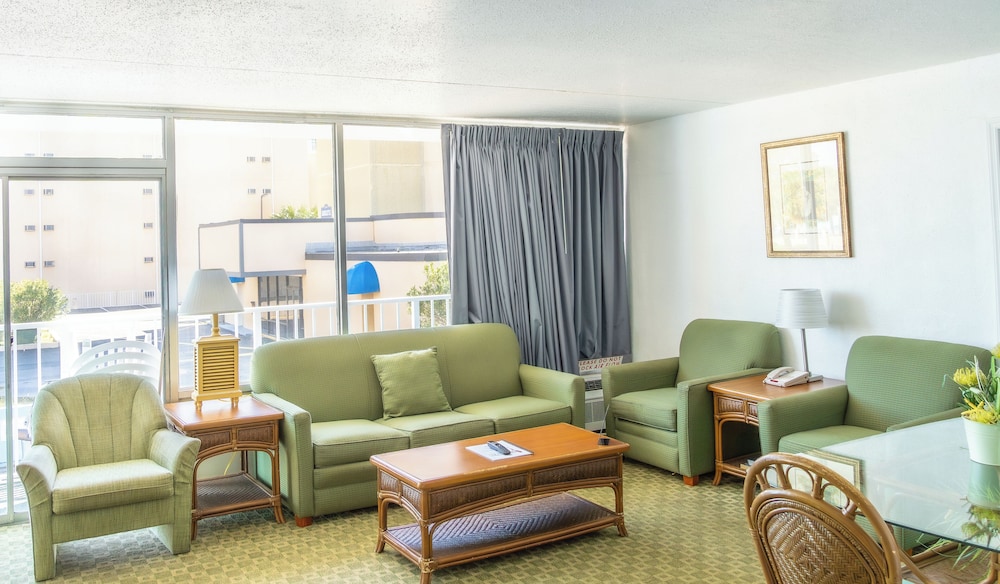 Beach Club At Montego Inn 33/66
