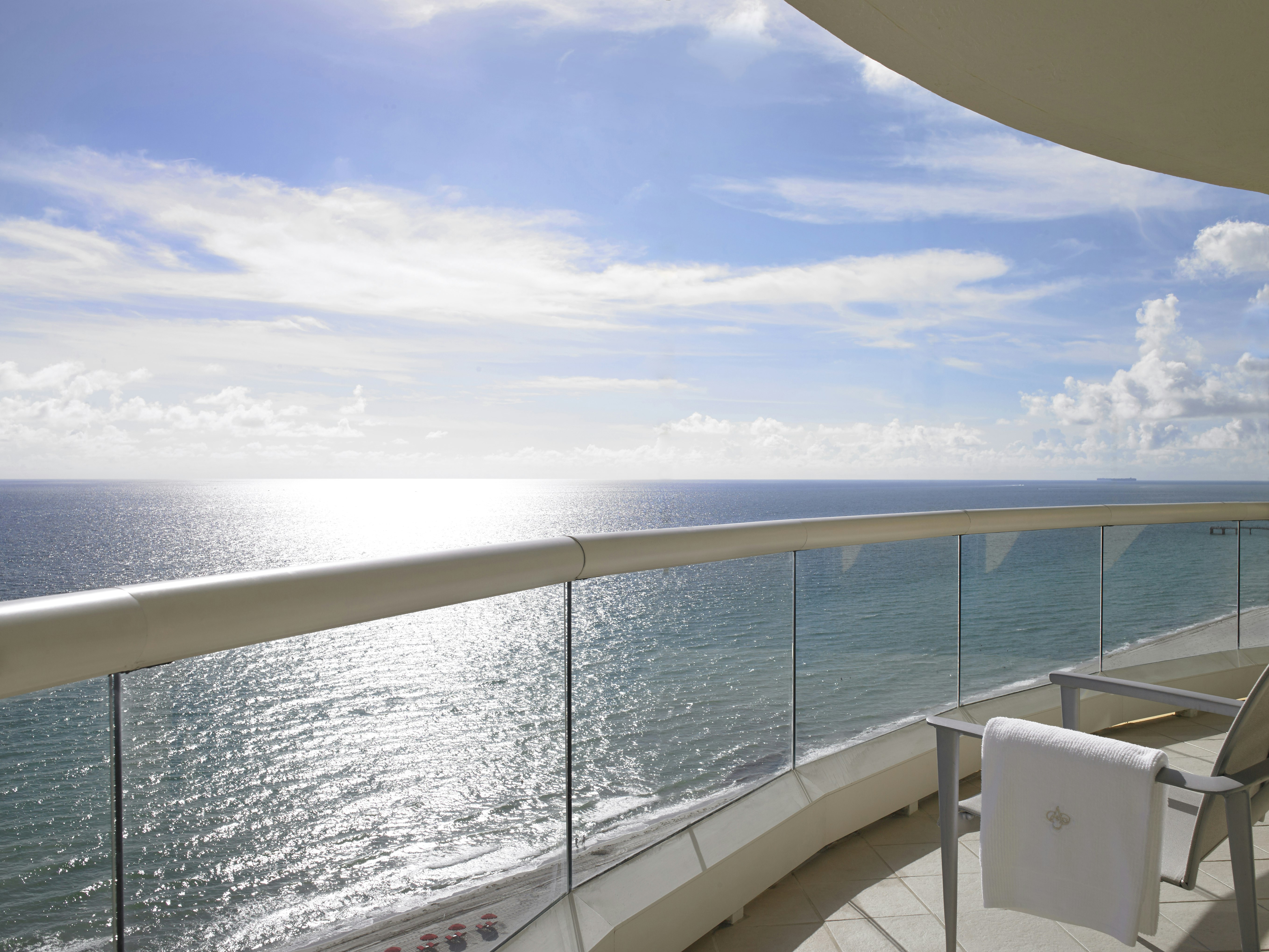 Acqualina Resort & Residences On The Beach 25/35