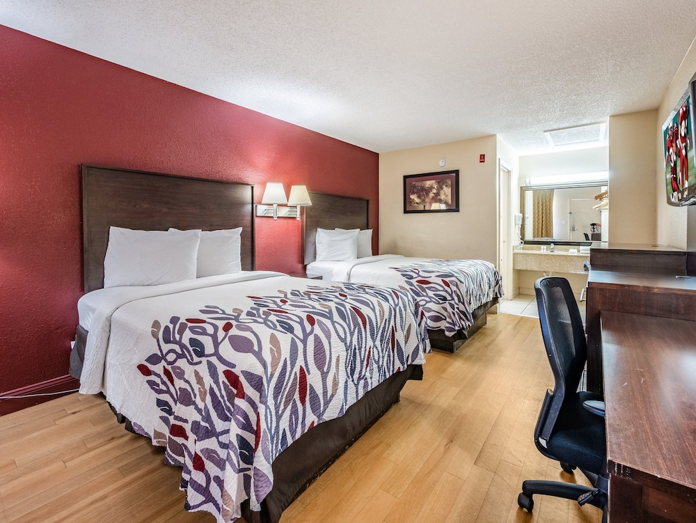 Red Roof Inn Orlando South-Florida Mall 14/34