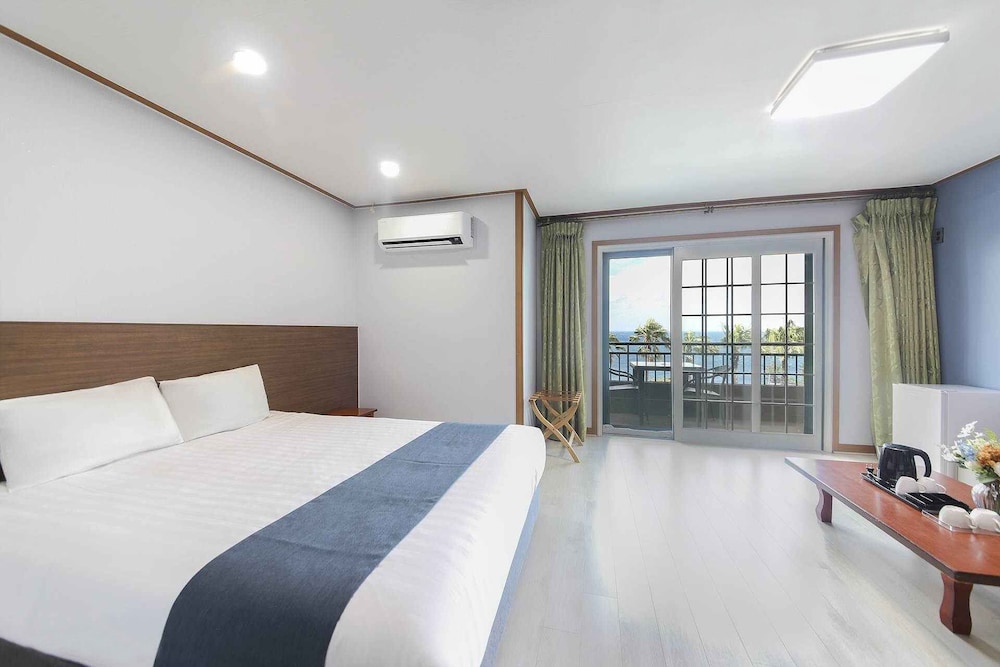Sea Cliff Hotel Jeju 15/69