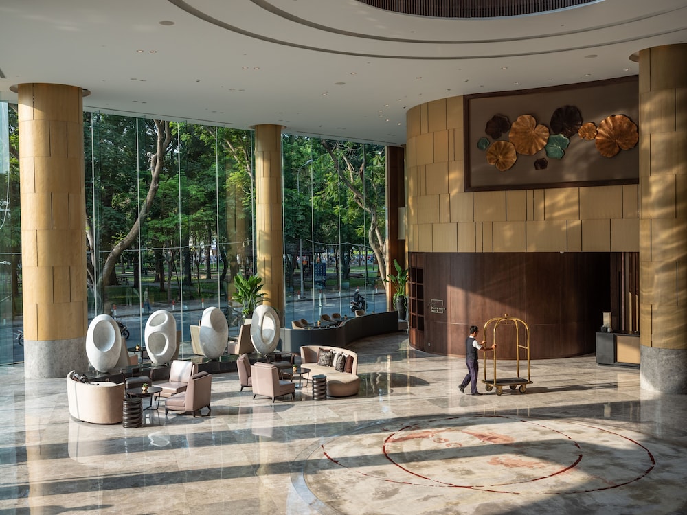 Lobby at New World Saigon Hotel, SAIGON / HO CHI MINH CITY