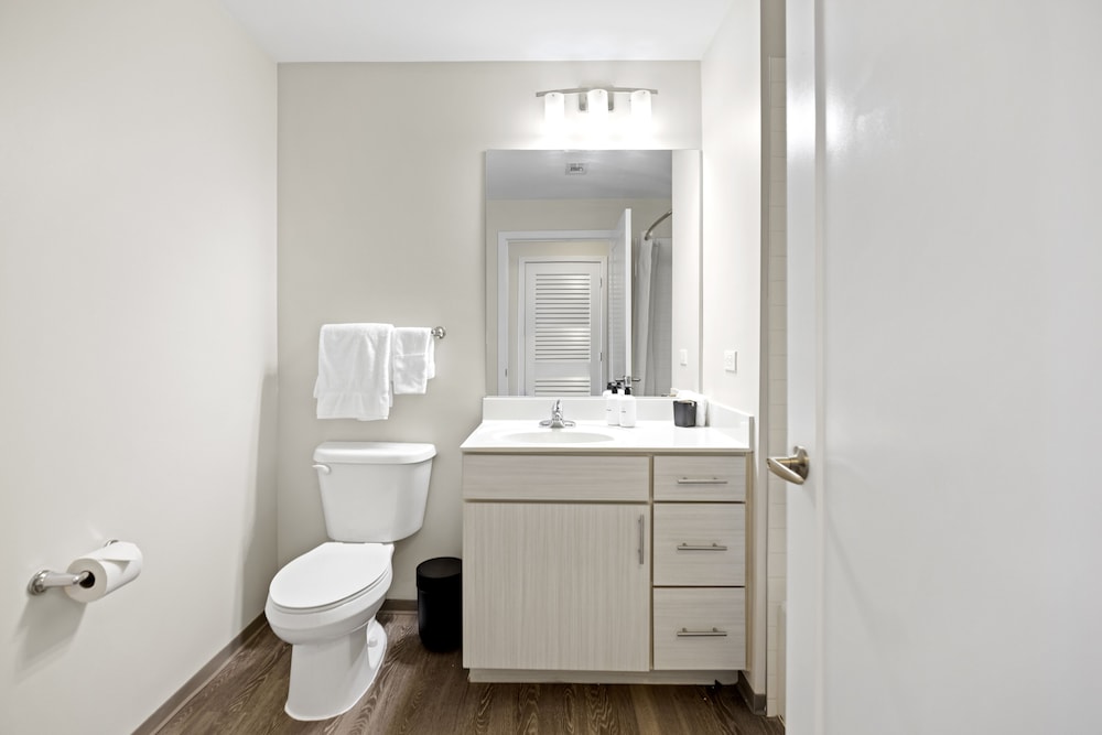 Suite, 2 Queen Beds, 2 Bathrooms، Placemakr Premier SoBro 8/10