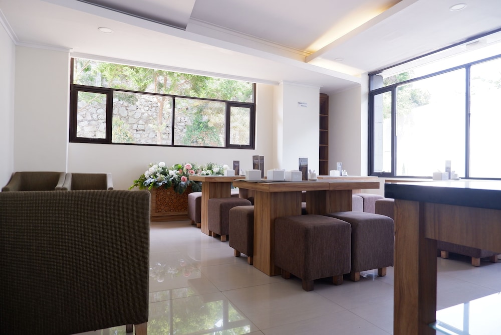 Point C Hotel Bandung 40/50