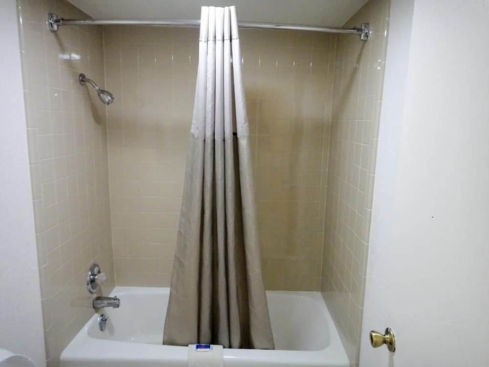 Motel 6 Clinton OK 63/64