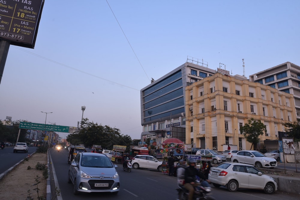 Hotel C 9 32/50