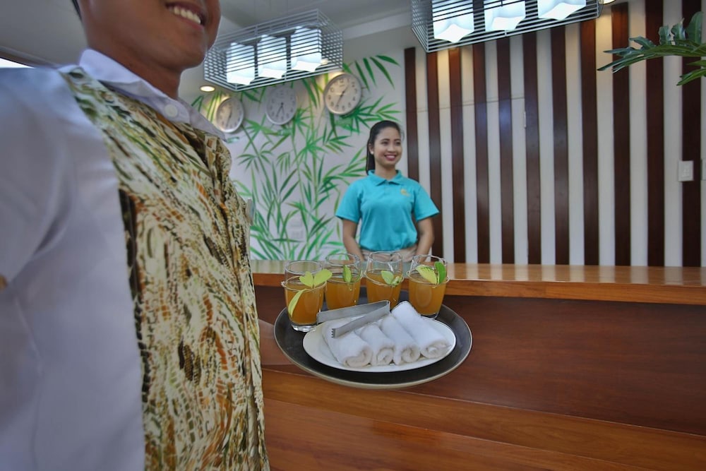 Coron Soleil Express Hotel 54/65