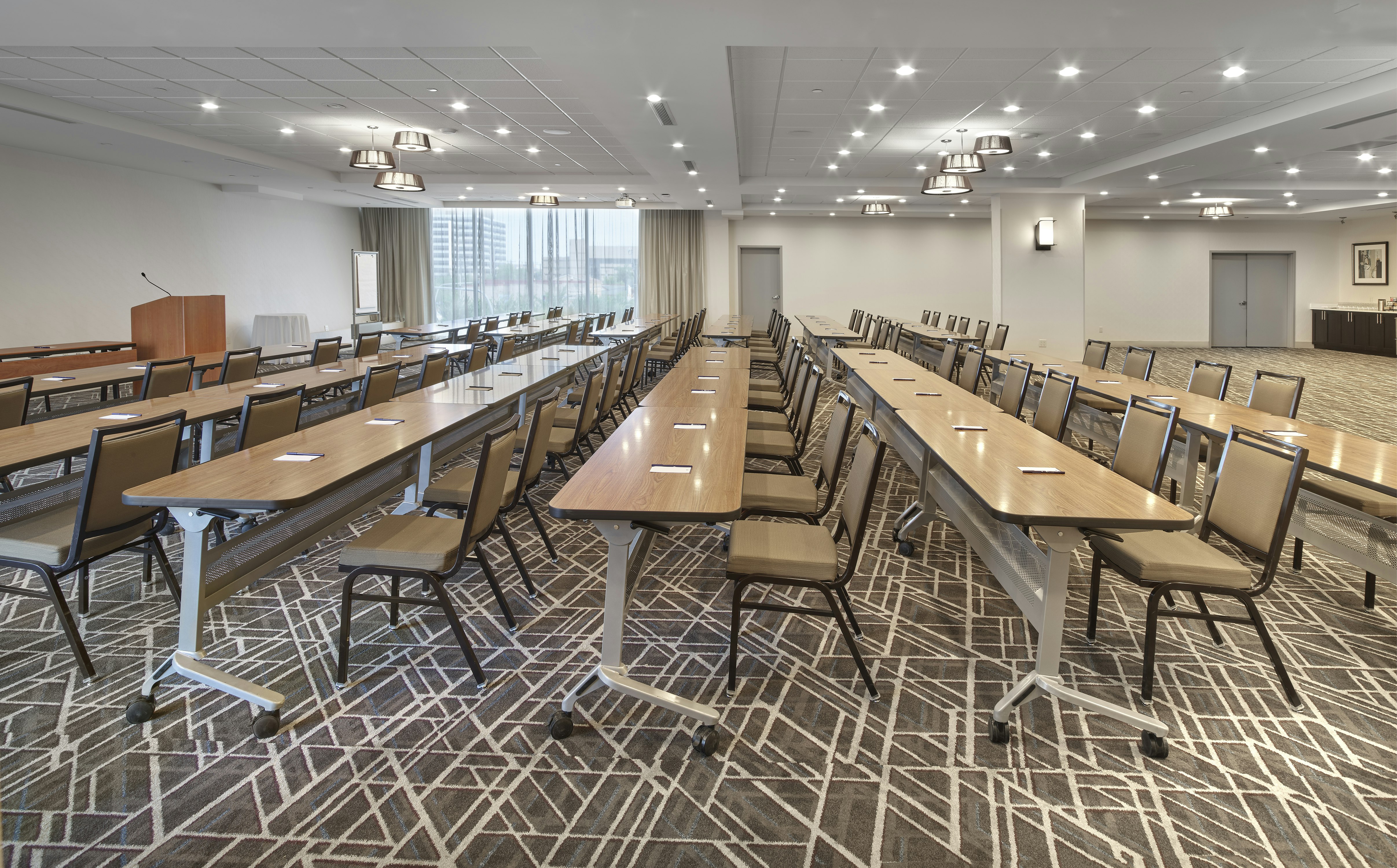 DoubleTree by Hilton Edmonton Downtown 44/50