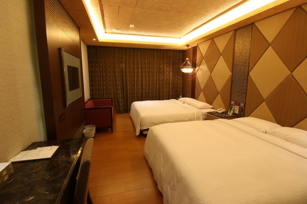 R7 Eco Hotel 11/33