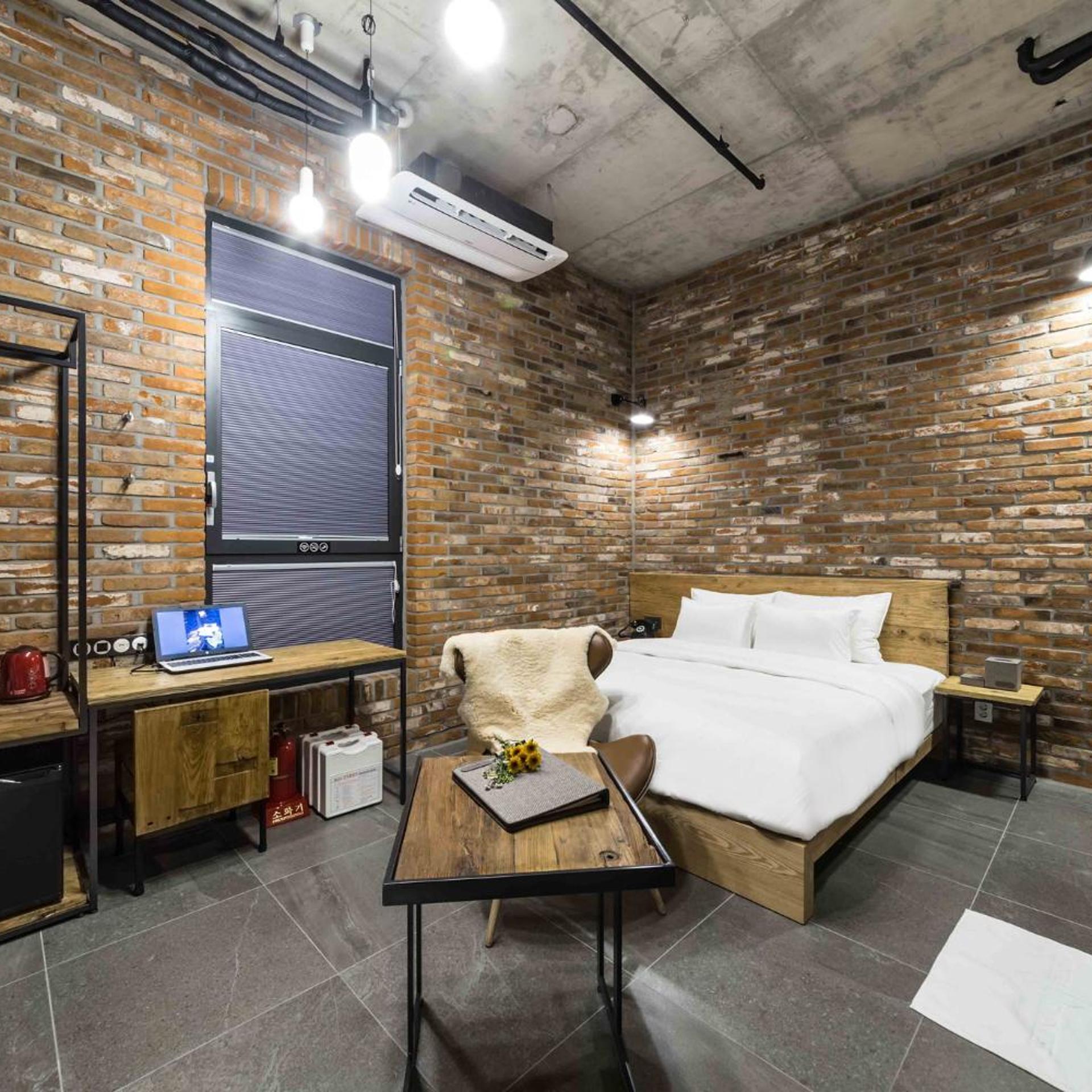 Hotel The Artist Dongseon 17/94