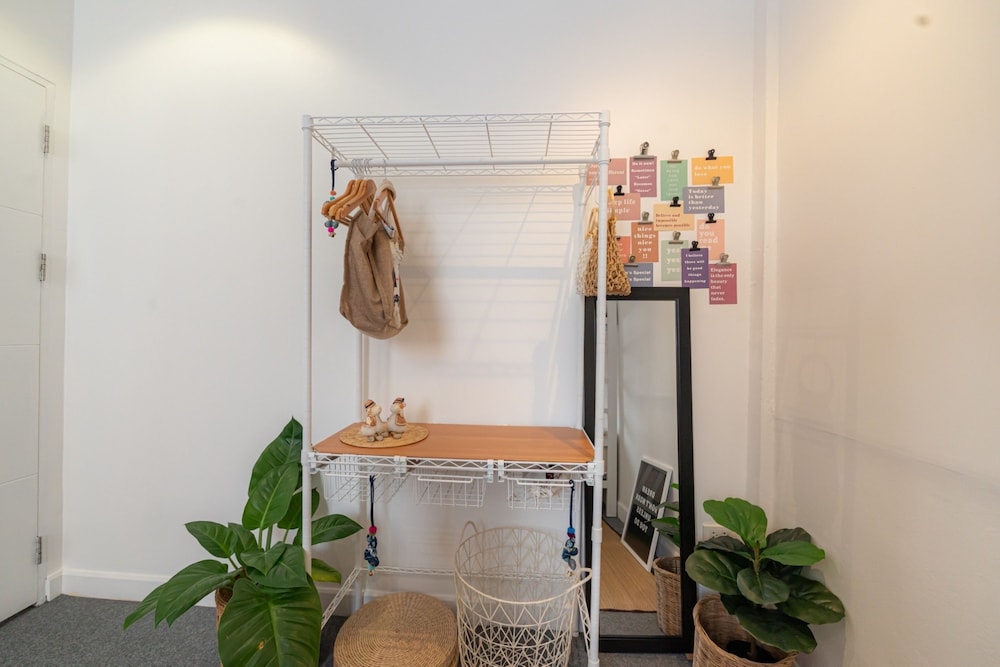 Oon Poshtel 7/50