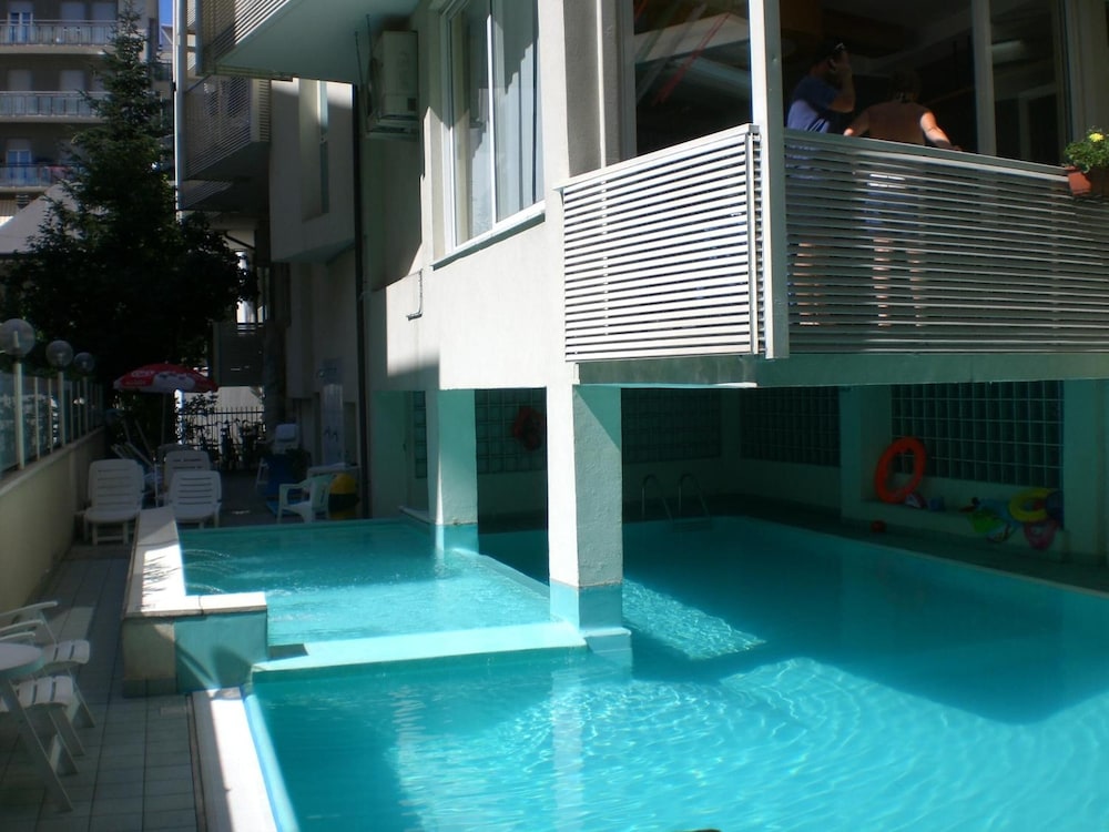 Hotel Arno Rimini 41/44