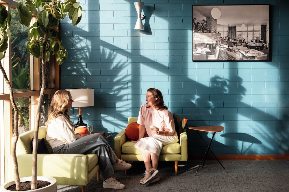 Riverfront Motel & Villas 45/78