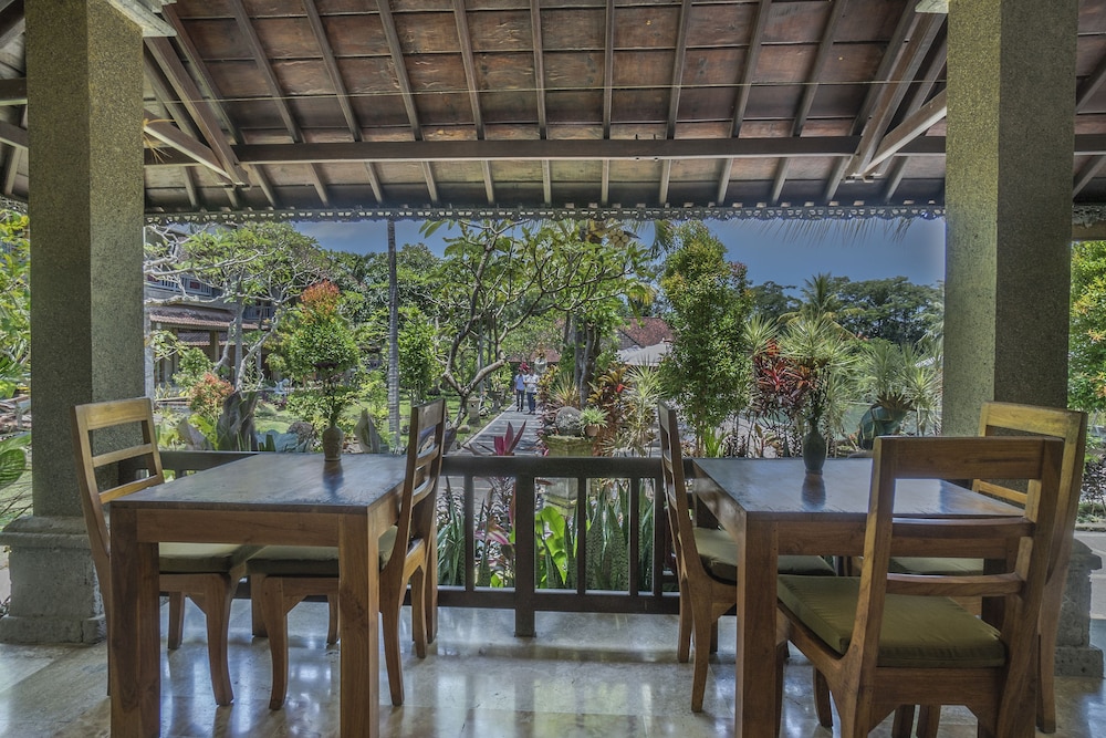 Cendana Resort Spa 55/70
