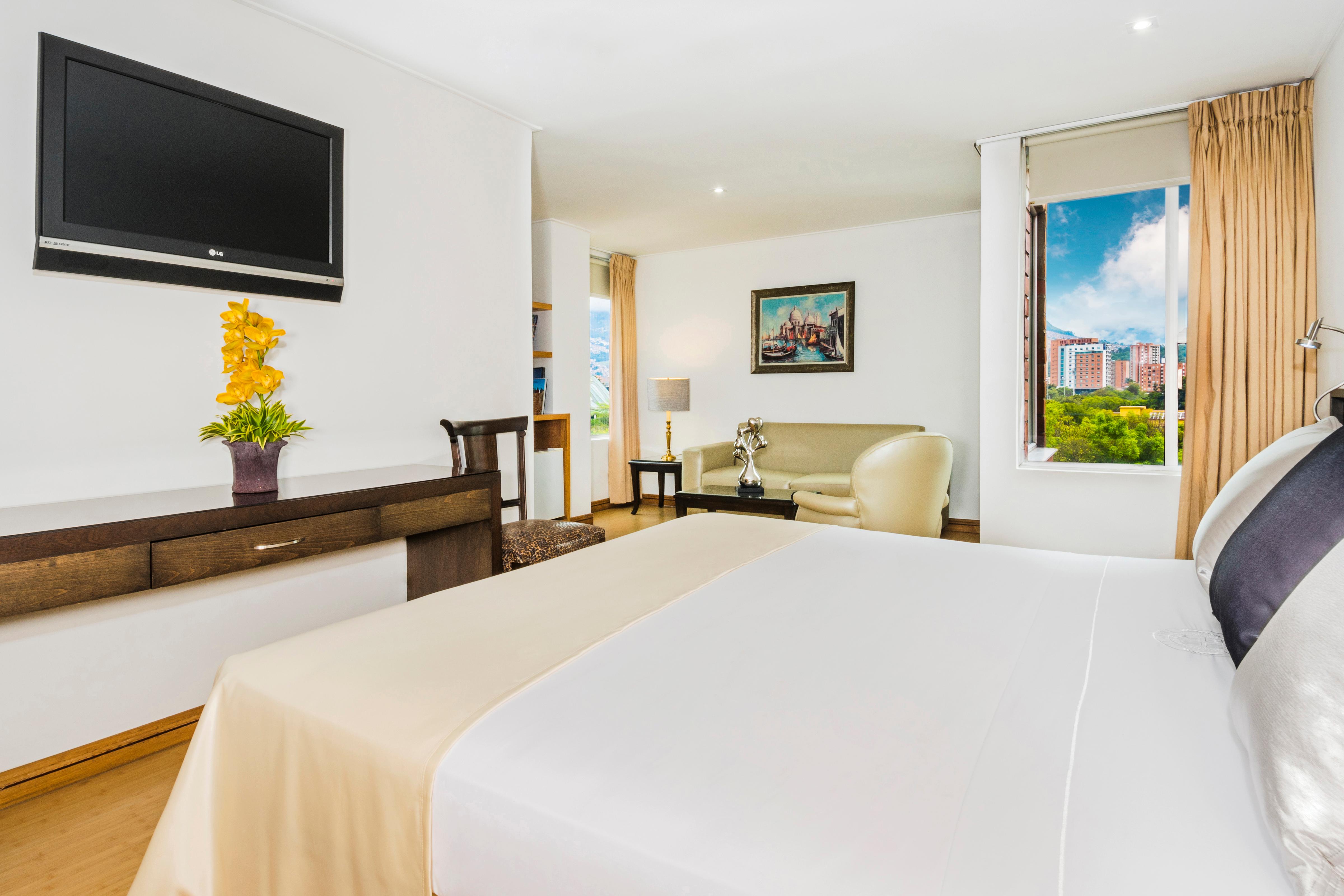 Luxury, Suite, Street View
