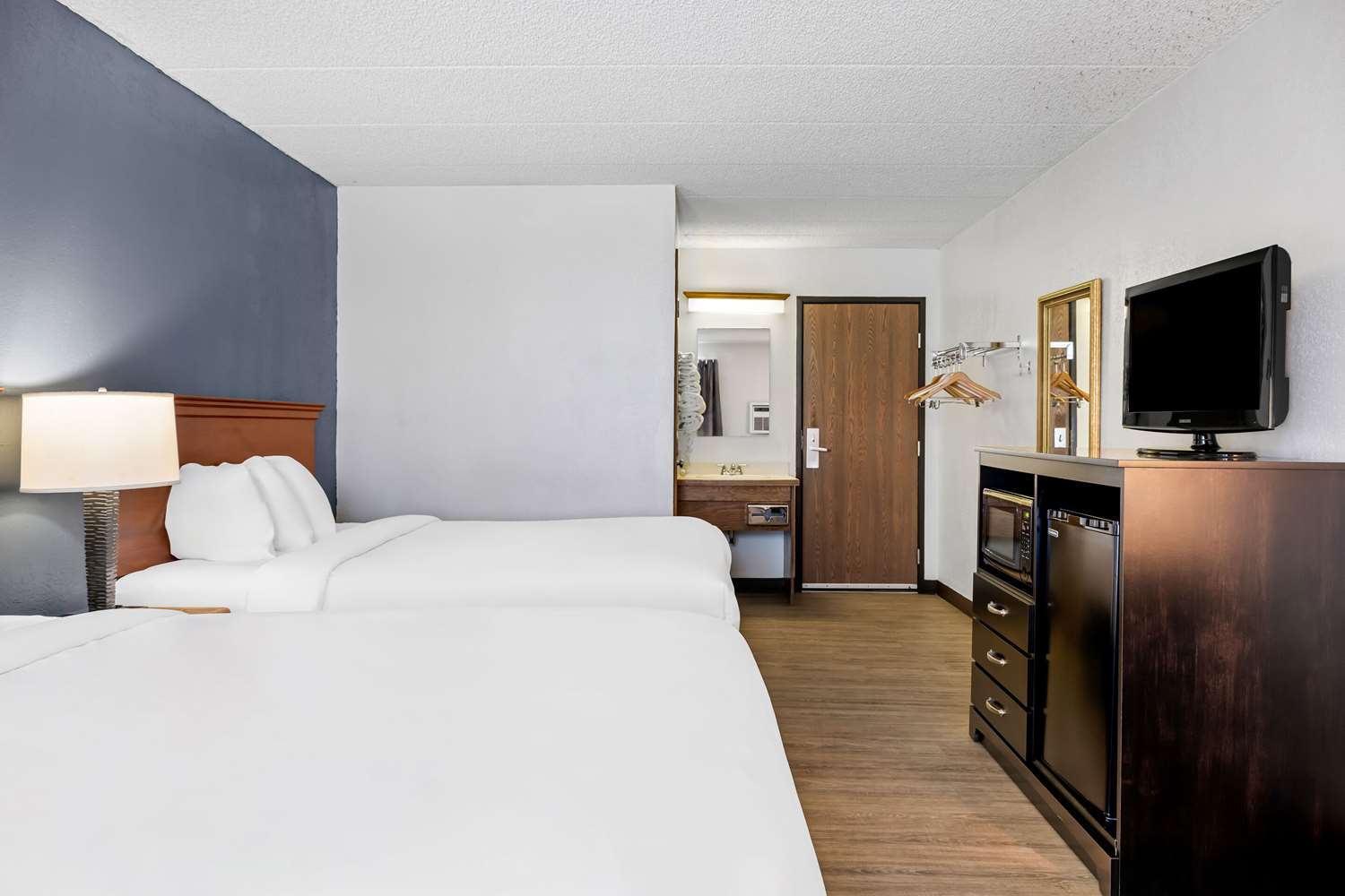 ROOM, 2 DOUBLE BEDS