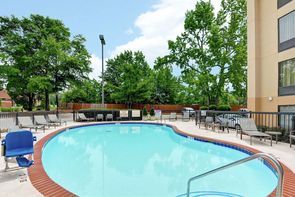 Hampton Inn Columbia-I-26 Airport 5/51