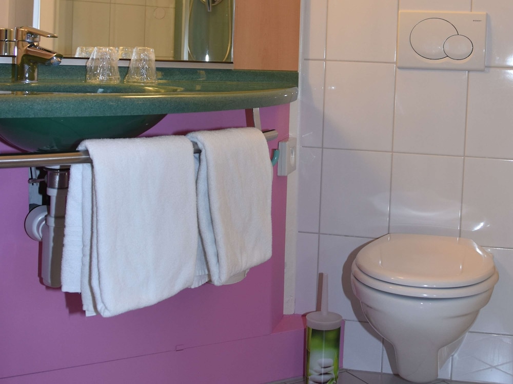 Hotel Mercure Paris Le Bourget 22/74