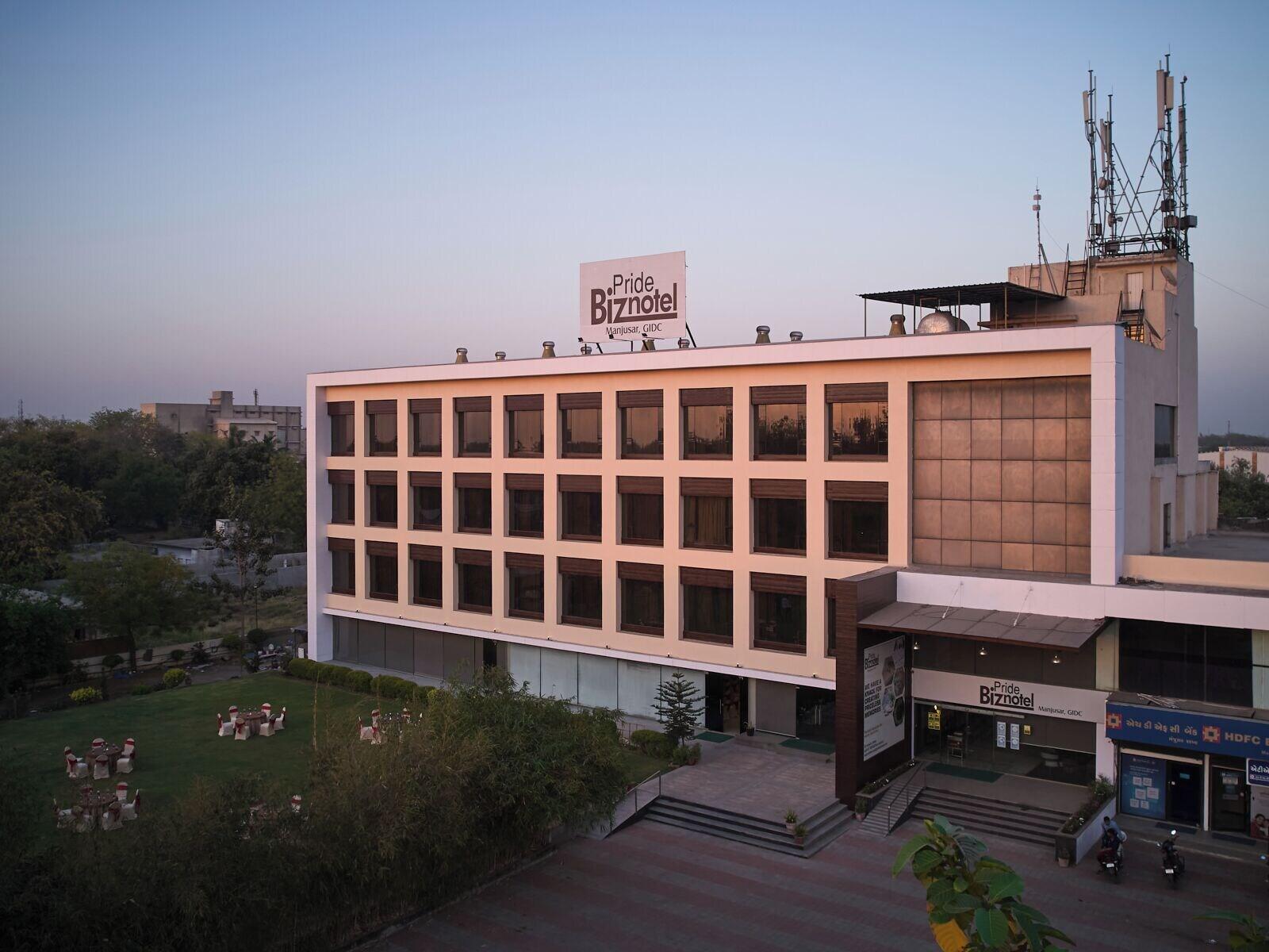 Pride Biznotel Manjusar (ex Mango Hotels Tansha Regal) 4/50
