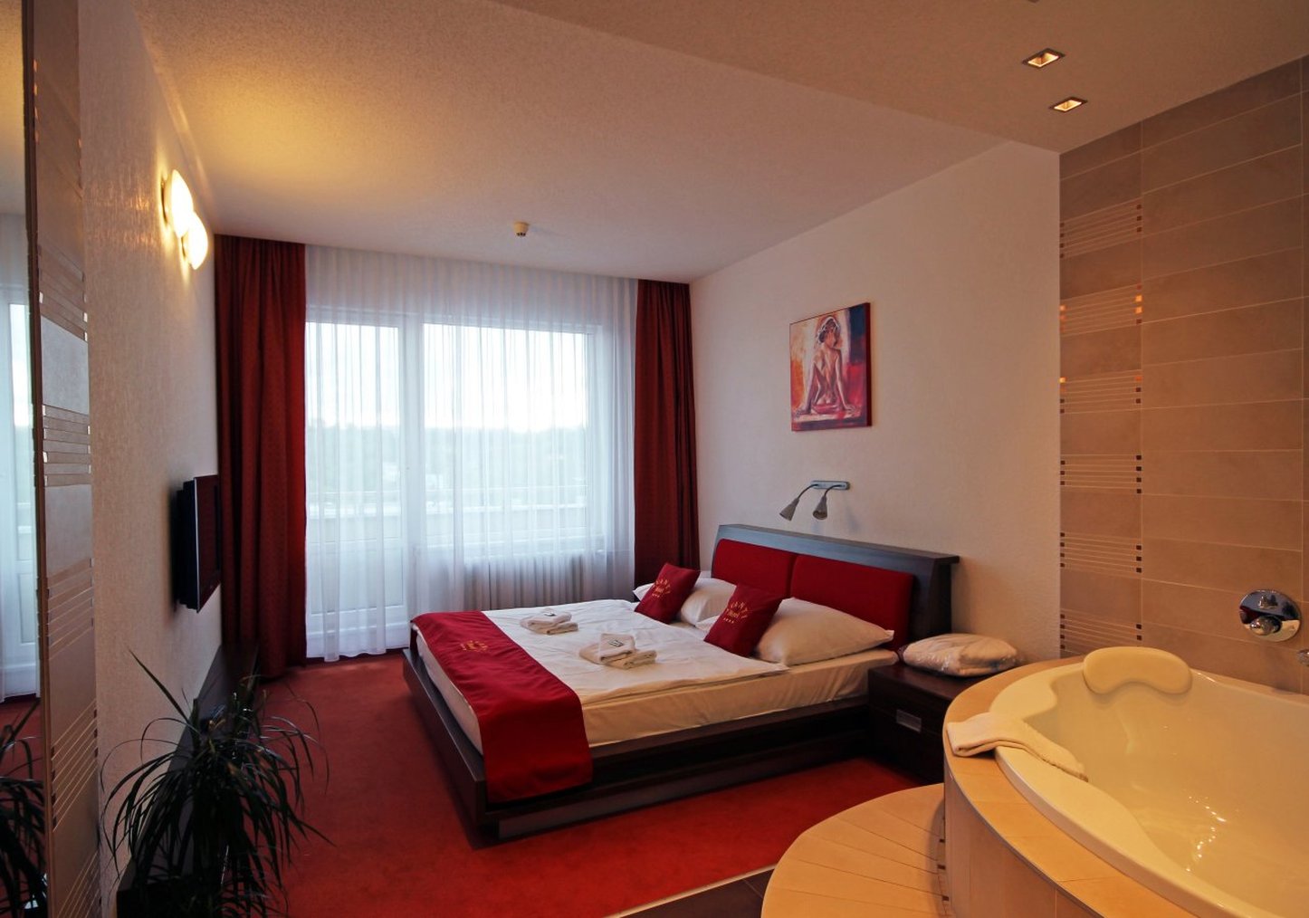 Avanti Hotel 12/72