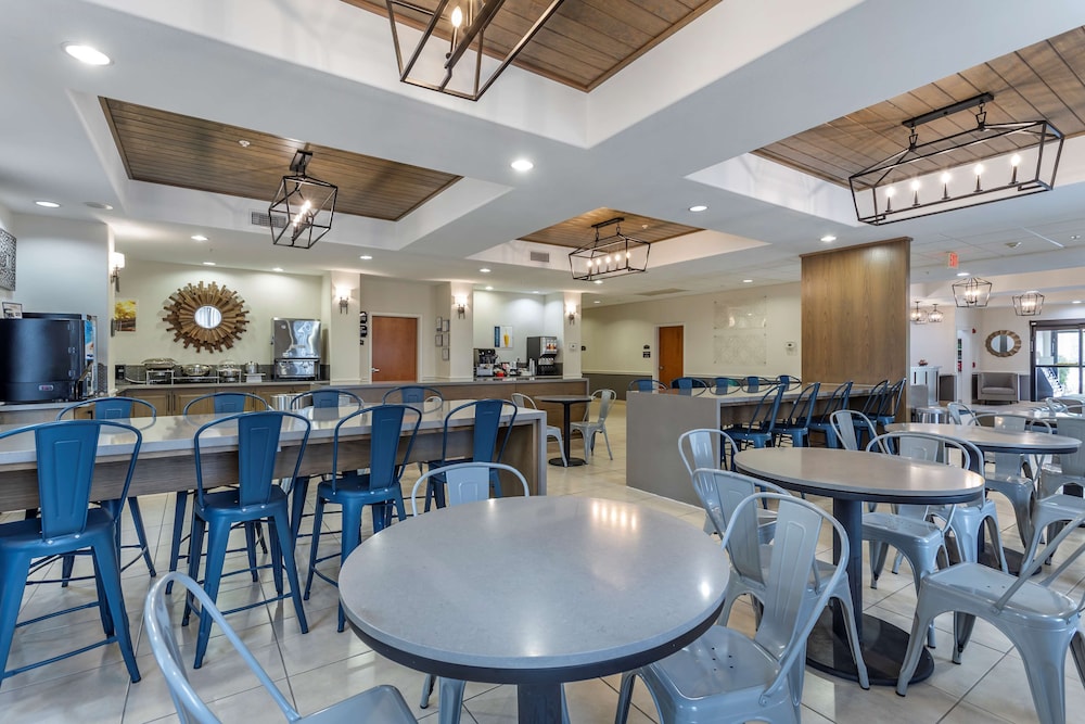 Best Western Sugarland Inn 27/35